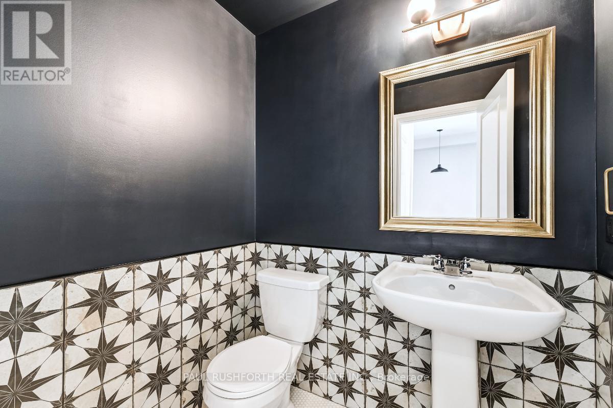 2 Piece Powder Room - 123 Pictou Crescent, Ottawa, ON - Indoor Photo Showing Bathroom