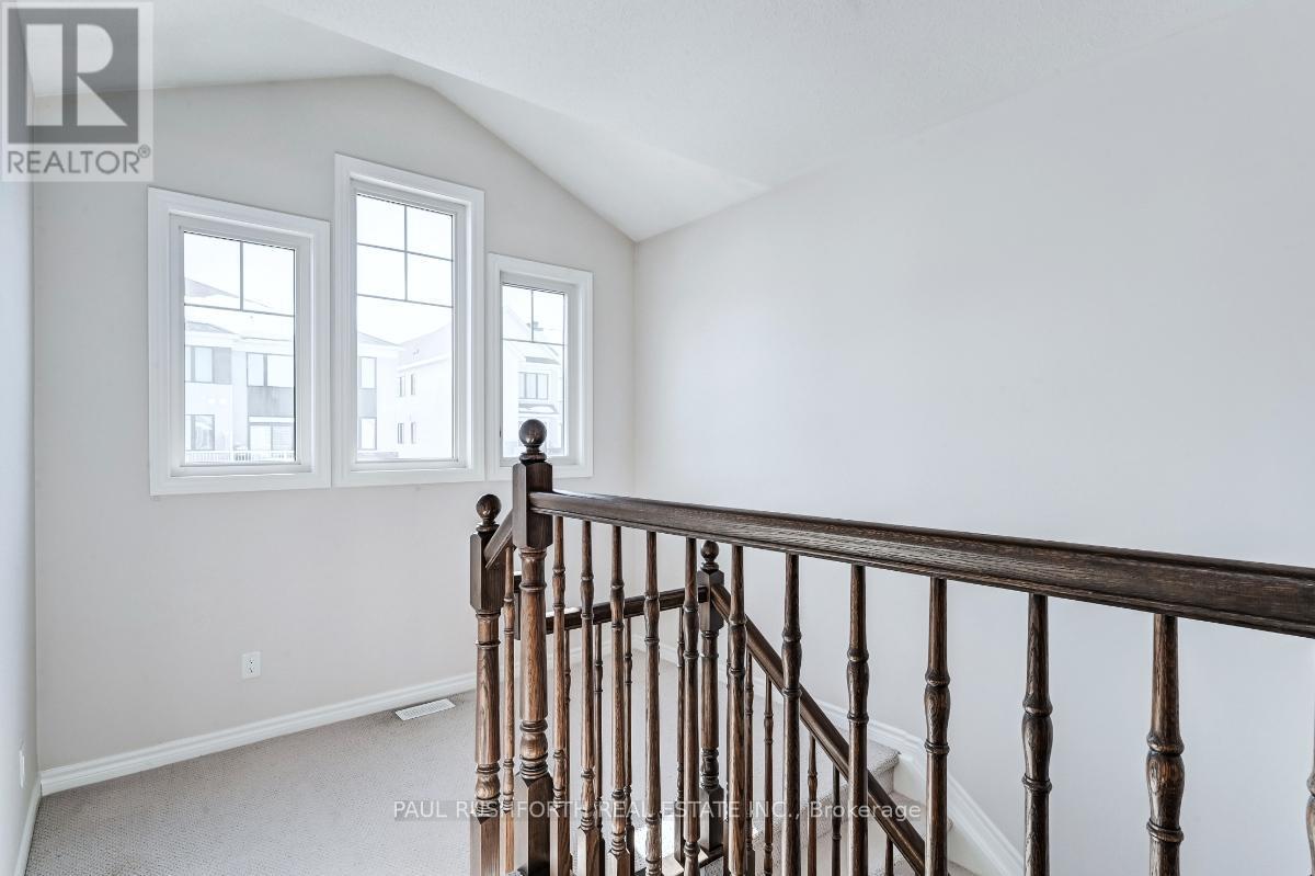 Loft - 123 Pictou Crescent, Ottawa, ON - Indoor Photo Showing Other Room