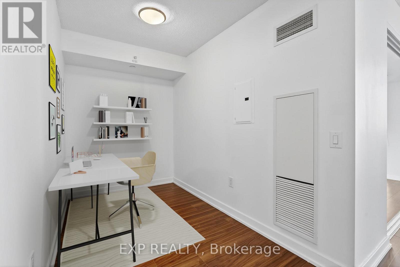 3105 - 85 Queens Wharf Road, Toronto, ON - Indoor