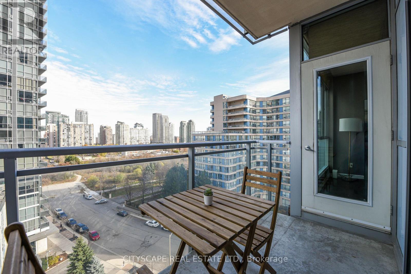 906 - 225 Webb Drive, Mississauga, ON - Outdoor