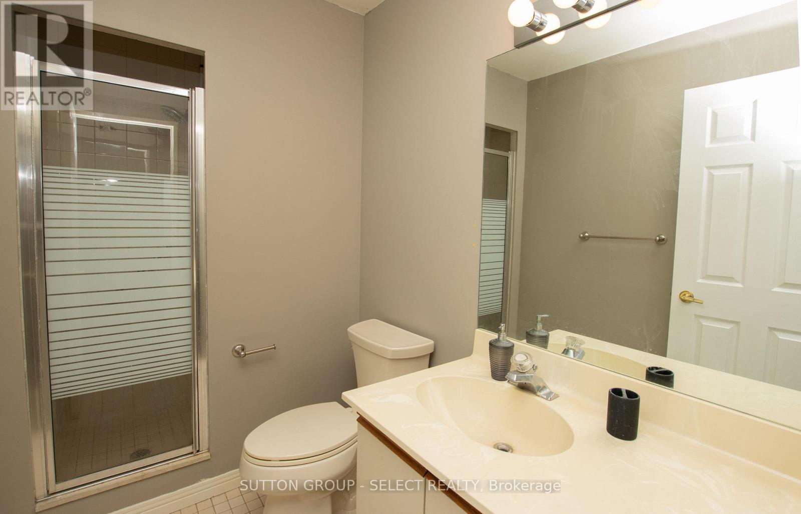 406 - 1180 Commissioners Rd W Road, London South (South B), ON - Indoor Photo Showing Bathroom