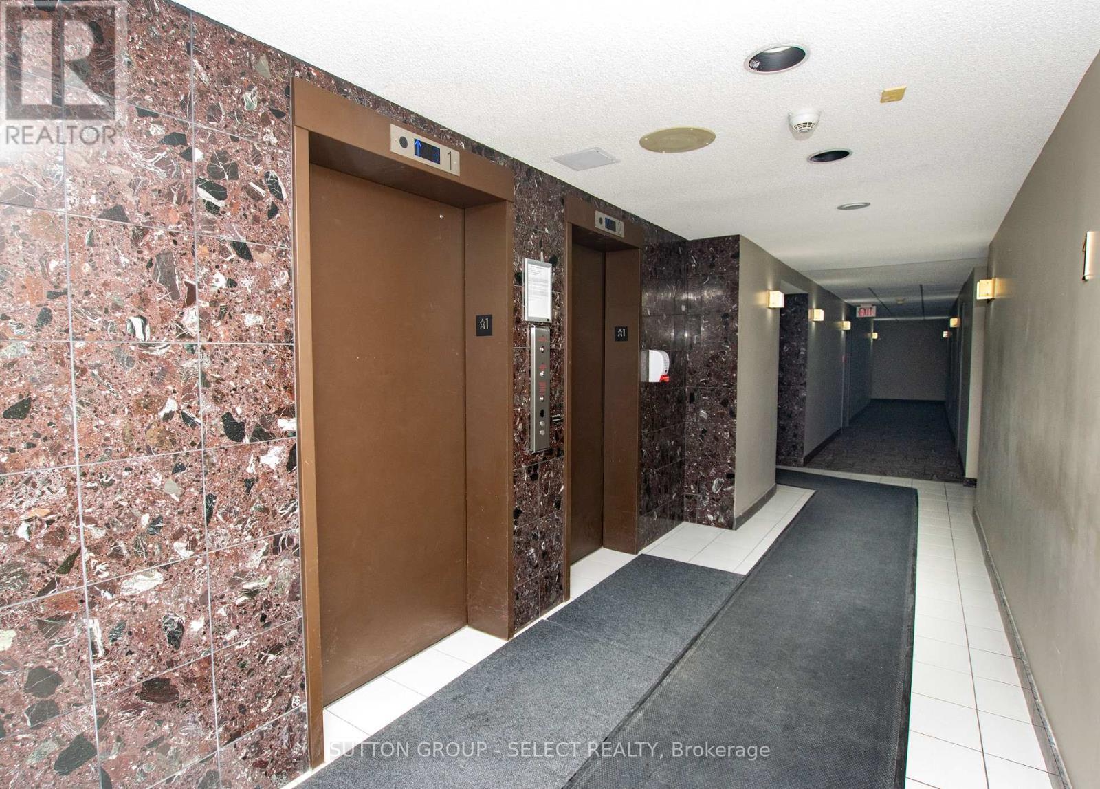 406 - 1180 Commissioners Rd W Road, London South (South B), ON - With Exterior