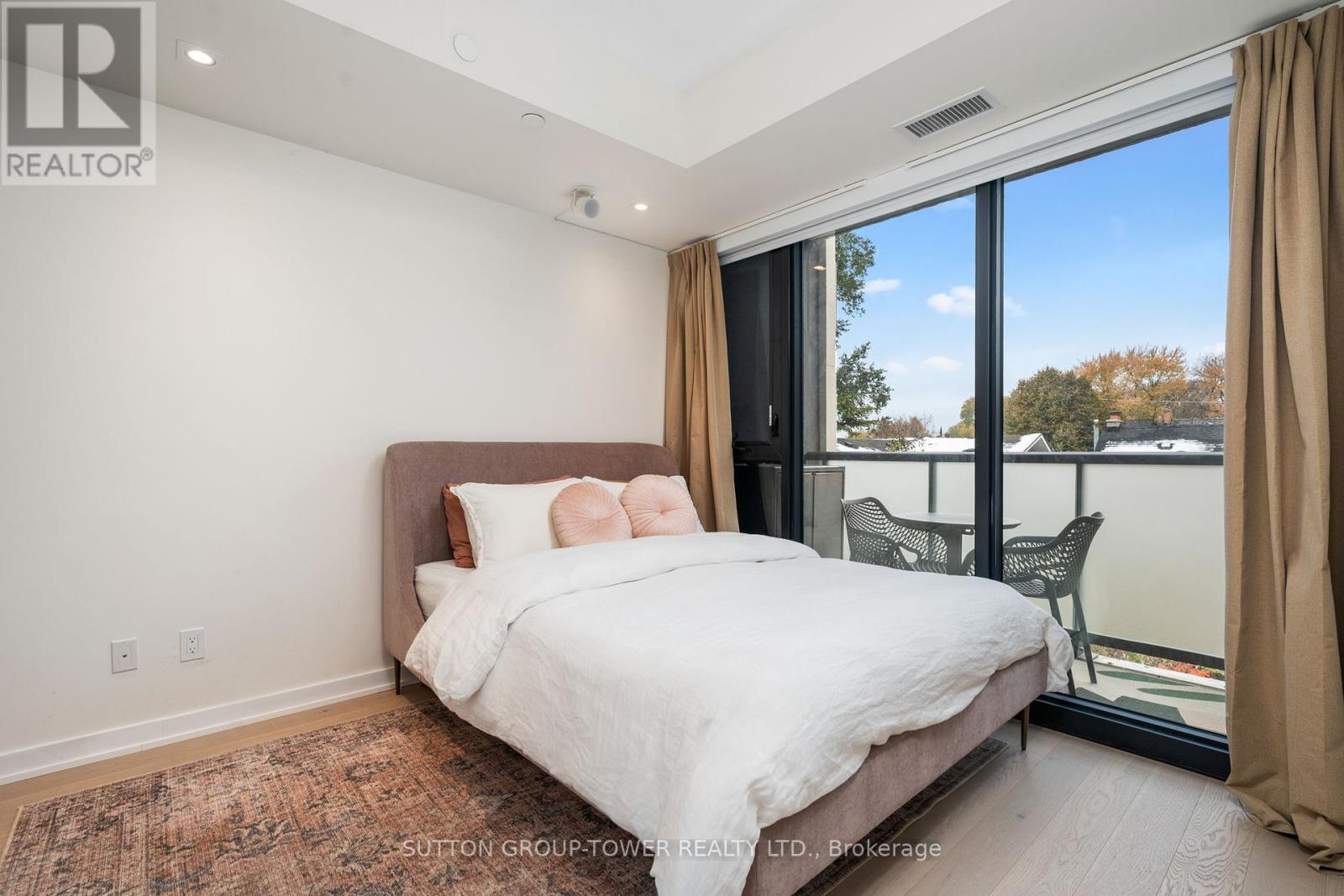 507 - 840 St. Clair Avenue W, Toronto, ON - Indoor Photo Showing Bedroom