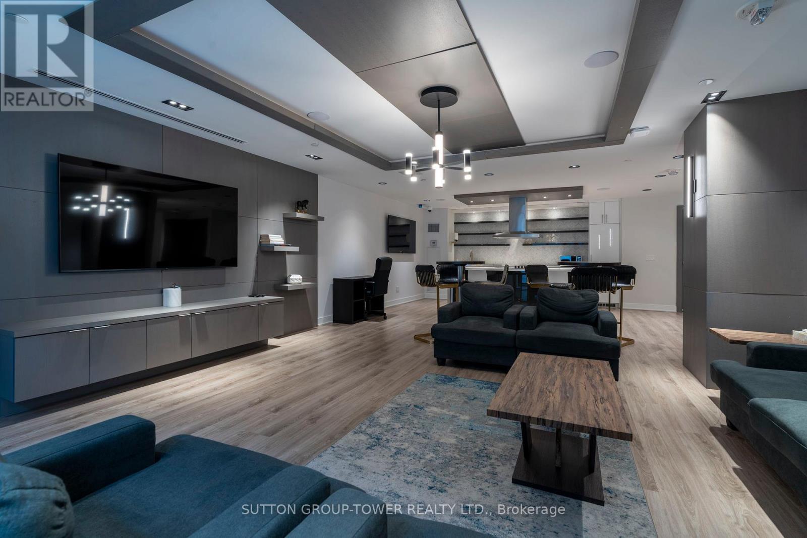 507 - 840 St. Clair Avenue W, Toronto, ON - Indoor Photo Showing Living Room