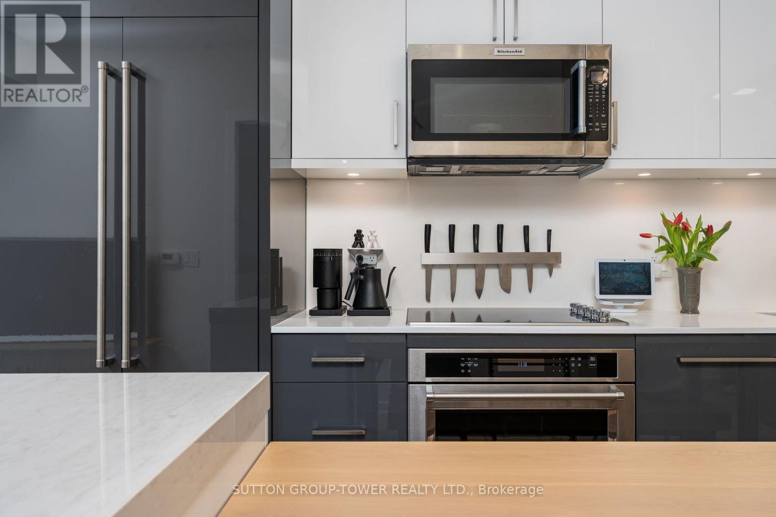 507 - 840 St. Clair Avenue W, Toronto, ON - Indoor Photo Showing Kitchen