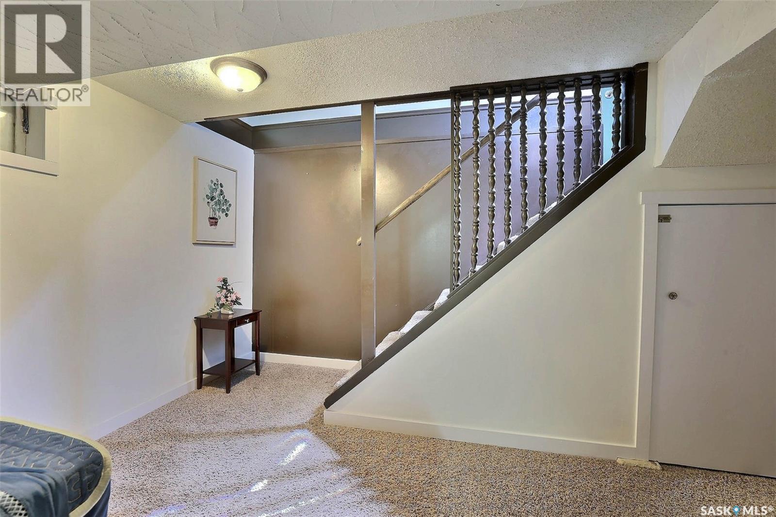 901 17Th Avenue E, Regina, SK - Indoor Photo Showing Other Room