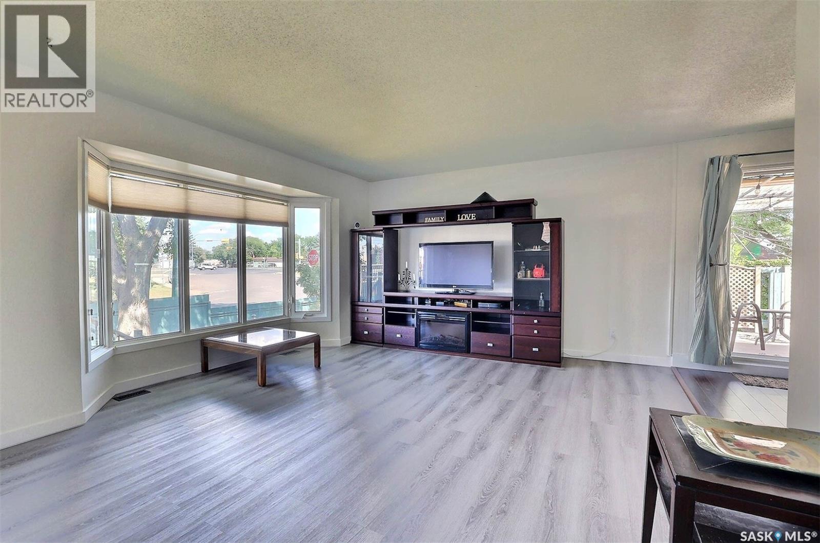 901 17Th Avenue E, Regina, SK - Indoor