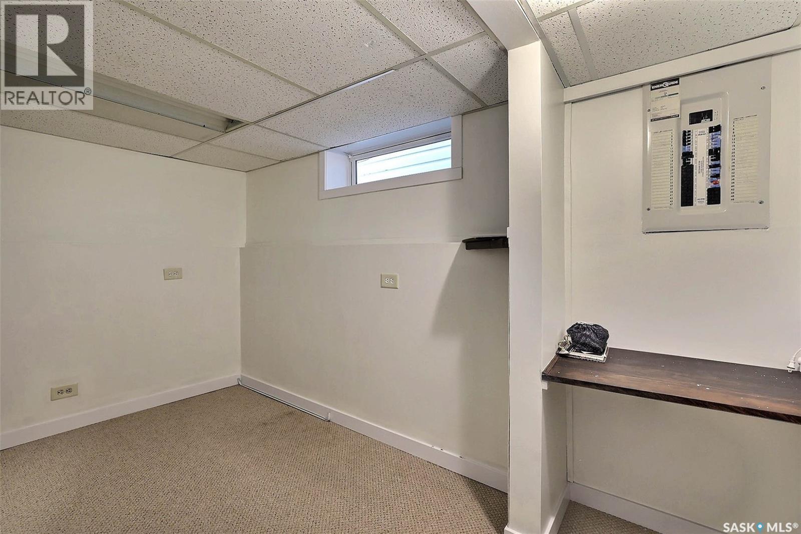 901 17Th Avenue E, Regina, SK - Indoor