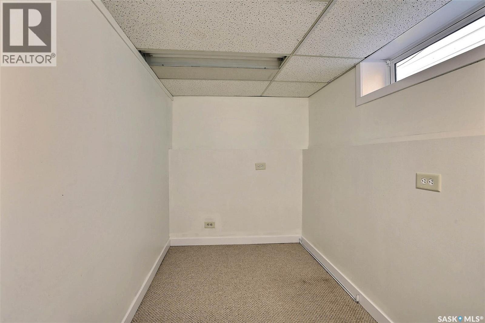901 17Th Avenue E, Regina, SK - Indoor Photo Showing Other Room
