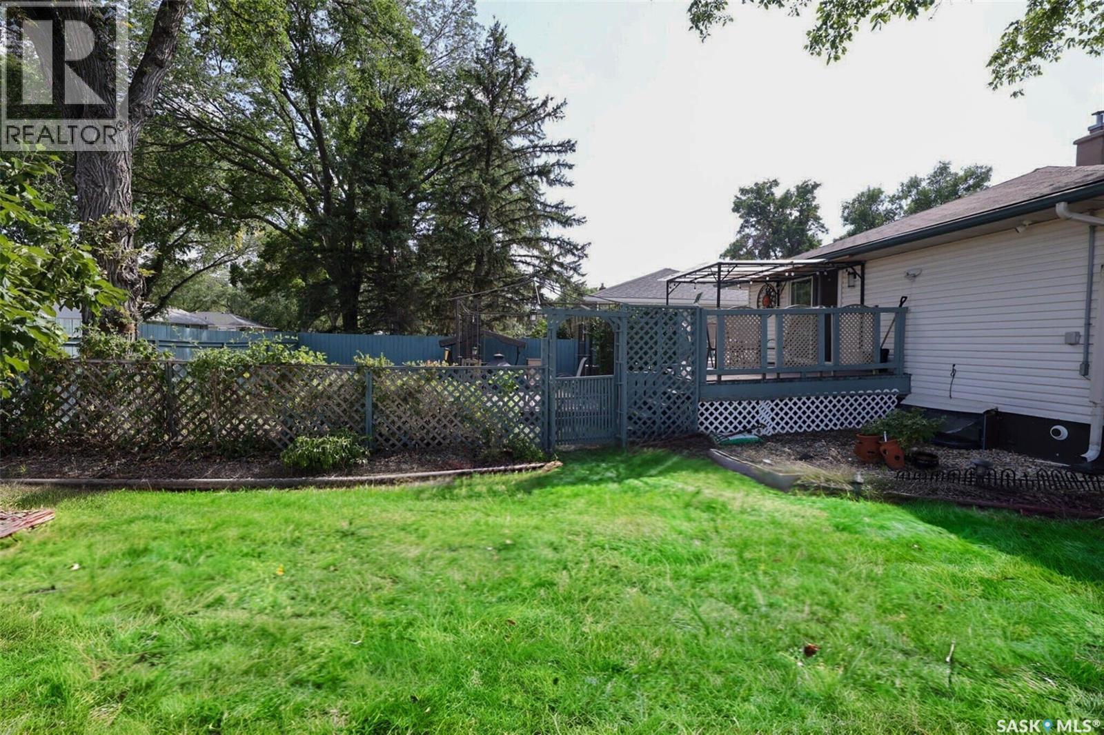 901 17Th Avenue E, Regina, SK - Outdoor With Deck Patio Veranda