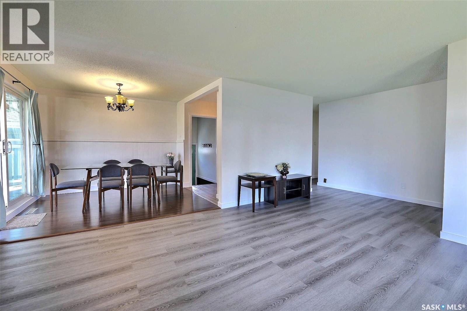 901 17Th Avenue E, Regina, SK - Indoor