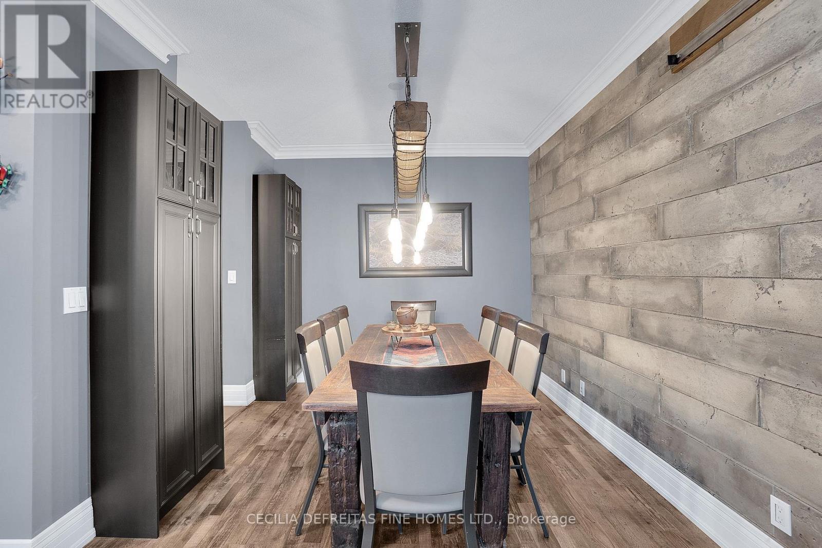 1616 - 9225 Jane Street, Vaughan, ON - Indoor Photo Showing Dining Room