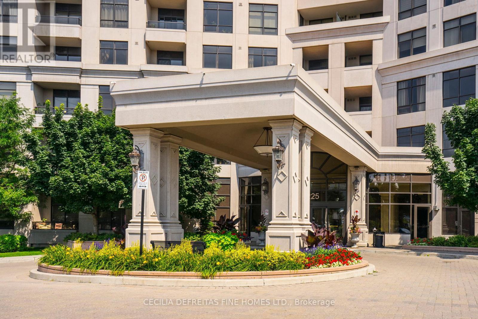 1616 - 9225 Jane Street, Vaughan, ON - Outdoor With Facade