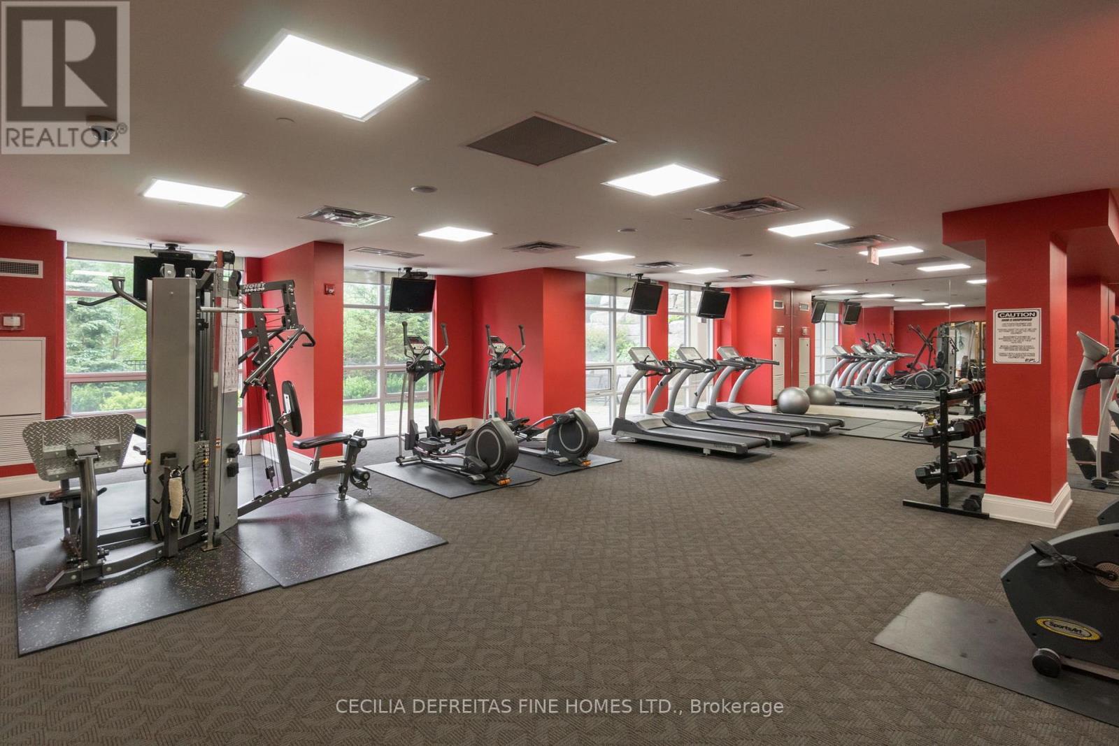 1616 - 9225 Jane Street, Vaughan, ON - Indoor Photo Showing Gym Room