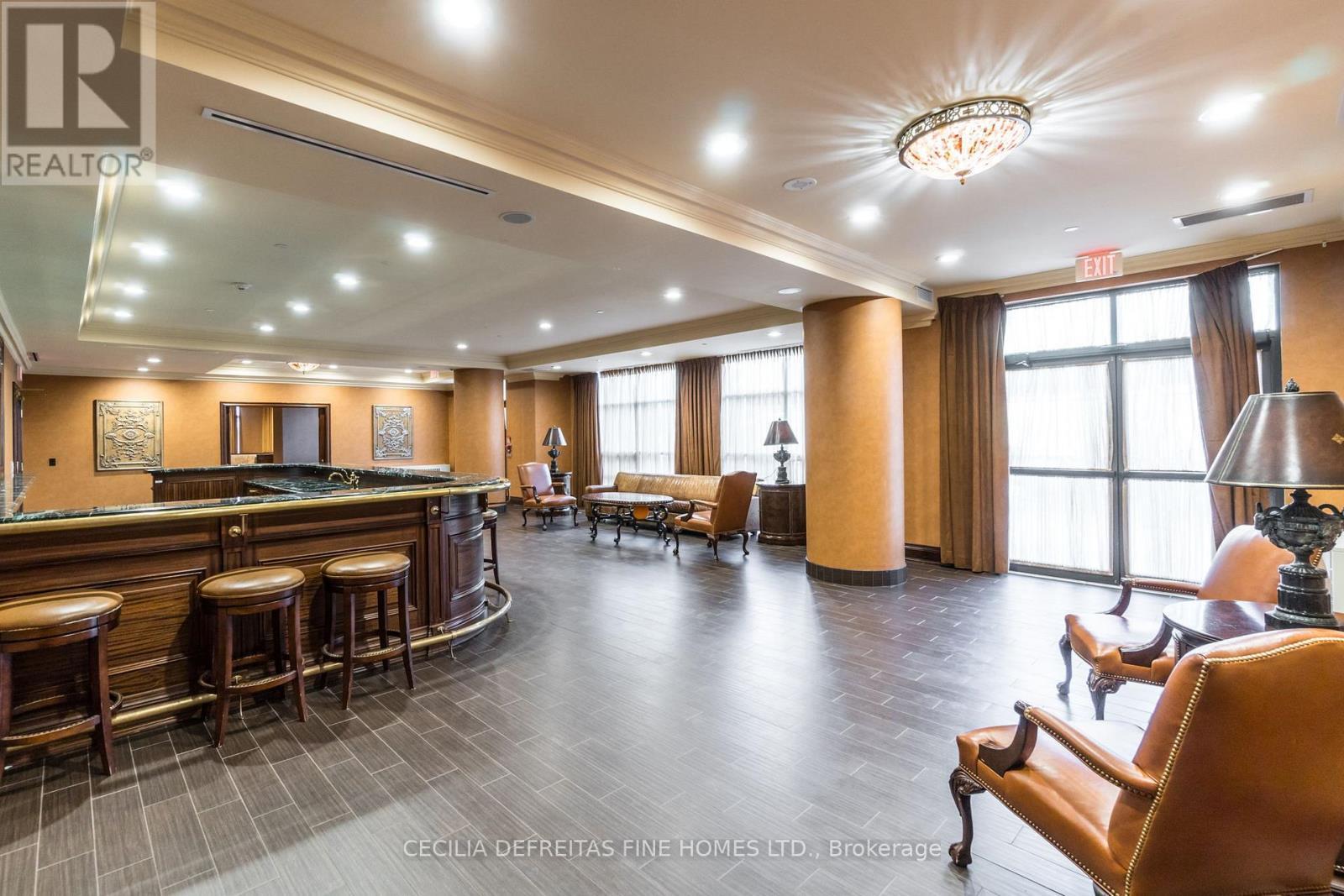 1616 - 9225 Jane Street, Vaughan, ON - Indoor Photo Showing Other Room