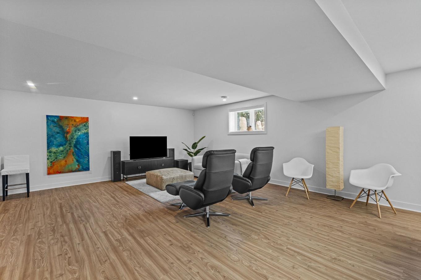 Salle familiale - 17340 Rue Du Titane, Mirabel, QC - Indoor