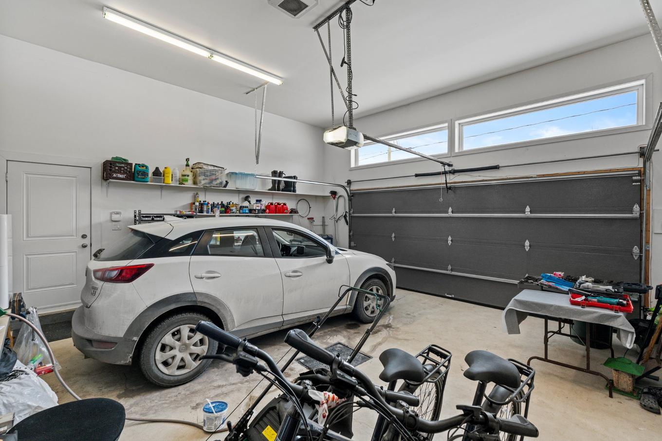 Garage - 17340 Rue Du Titane, Mirabel, QC - Indoor Photo Showing Garage