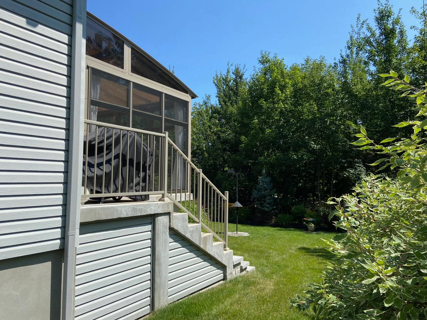 Cour - 17340 Rue Du Titane, Mirabel, QC - Outdoor