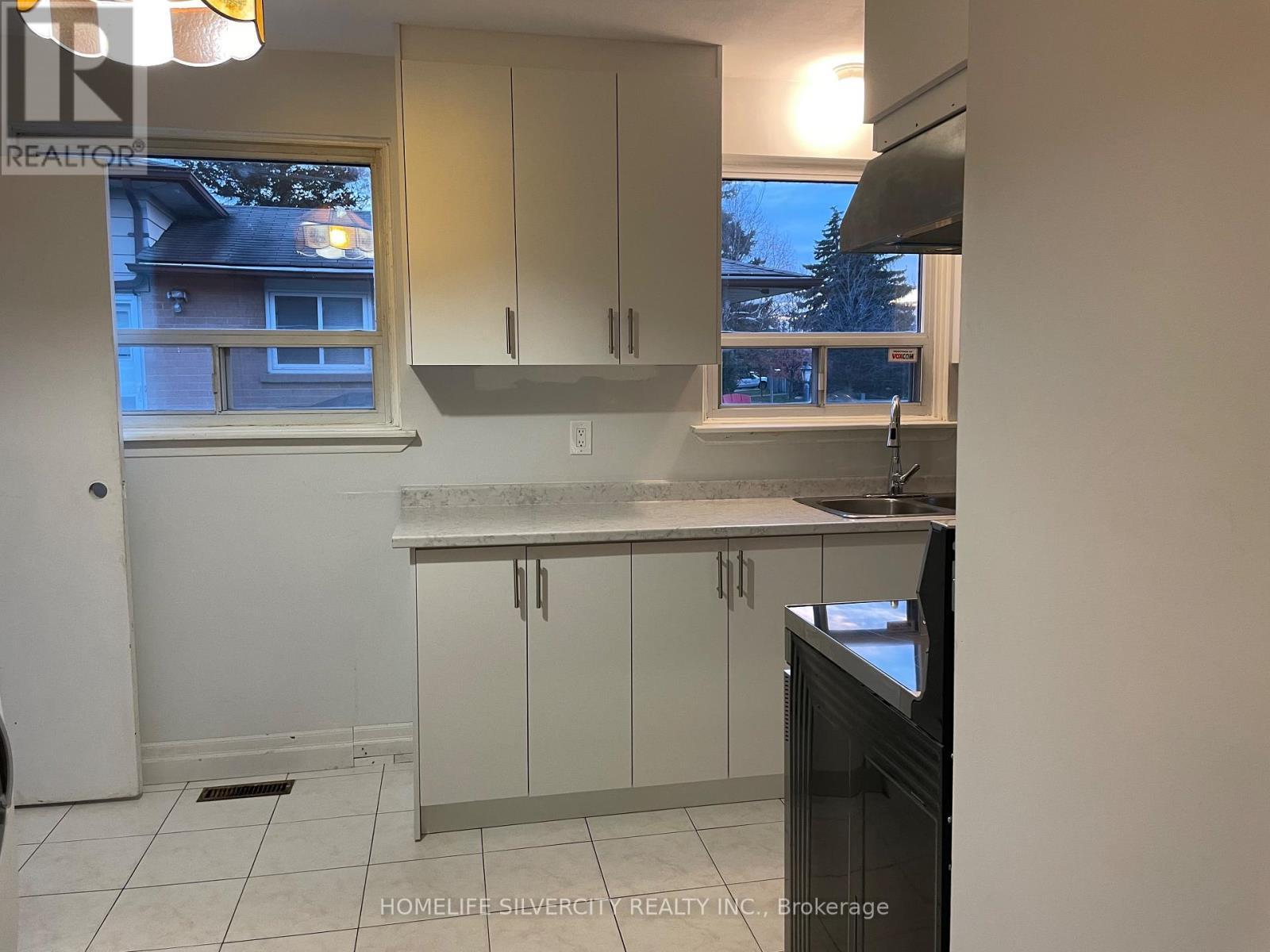 7 Mandrain Crescent, Brampton, ON - Indoor