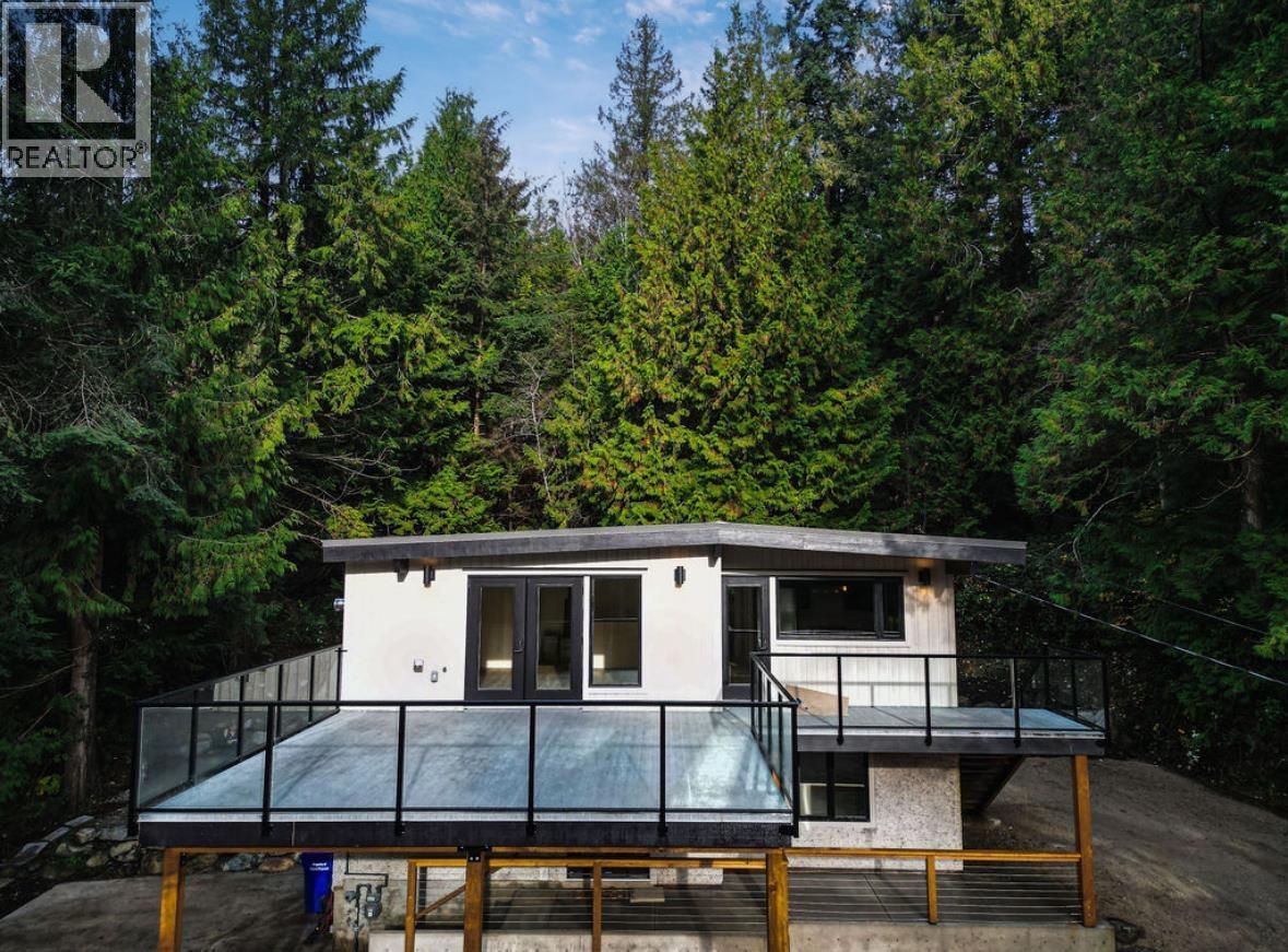 6960 Sunshine Coast Highway, Sechelt, BC - Outdoor With Deck Patio Veranda