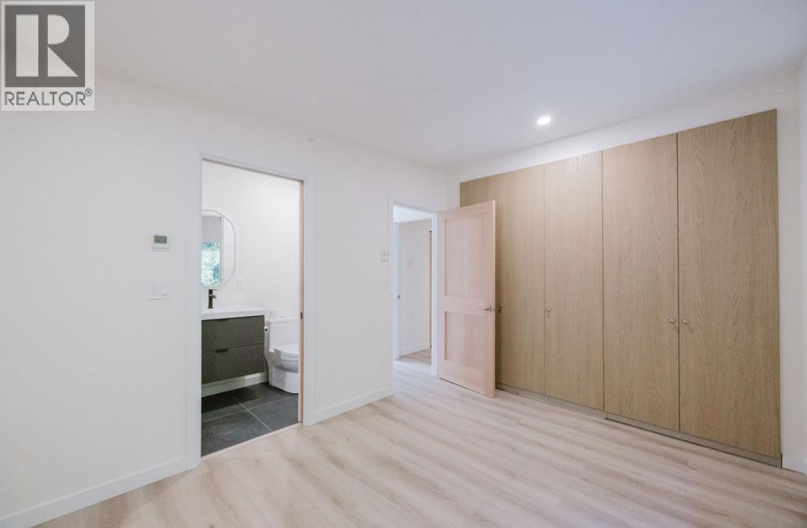 6960 Sunshine Coast Highway, Sechelt, BC - Indoor Photo Showing Other Room