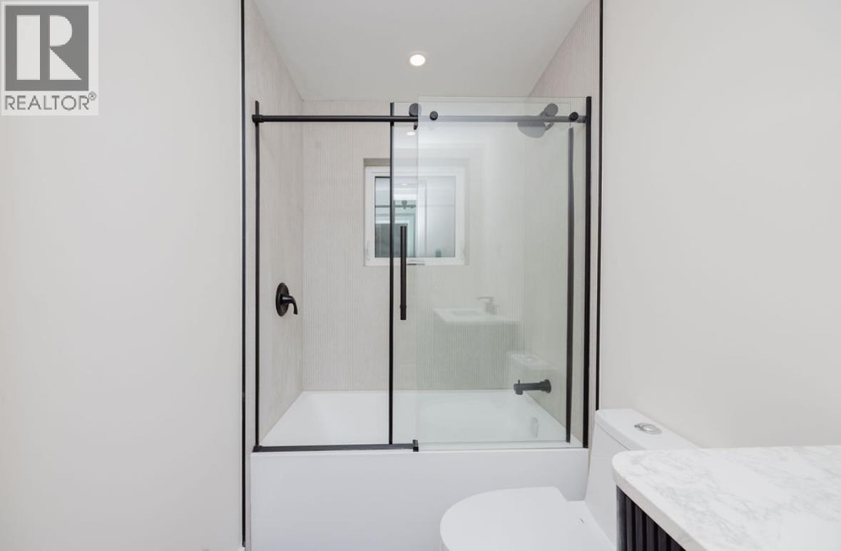 6960 Sunshine Coast Highway, Sechelt, BC - Indoor Photo Showing Bathroom