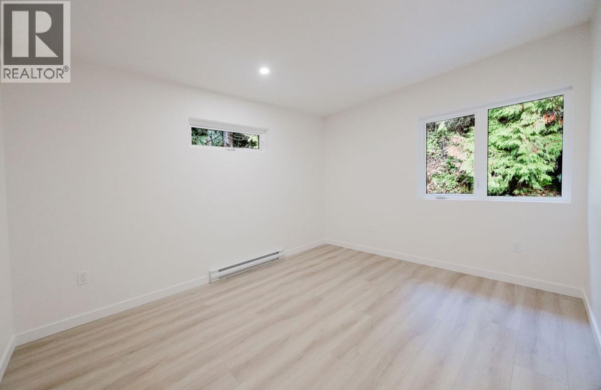 6960 Sunshine Coast Highway, Sechelt, BC - Indoor Photo Showing Other Room