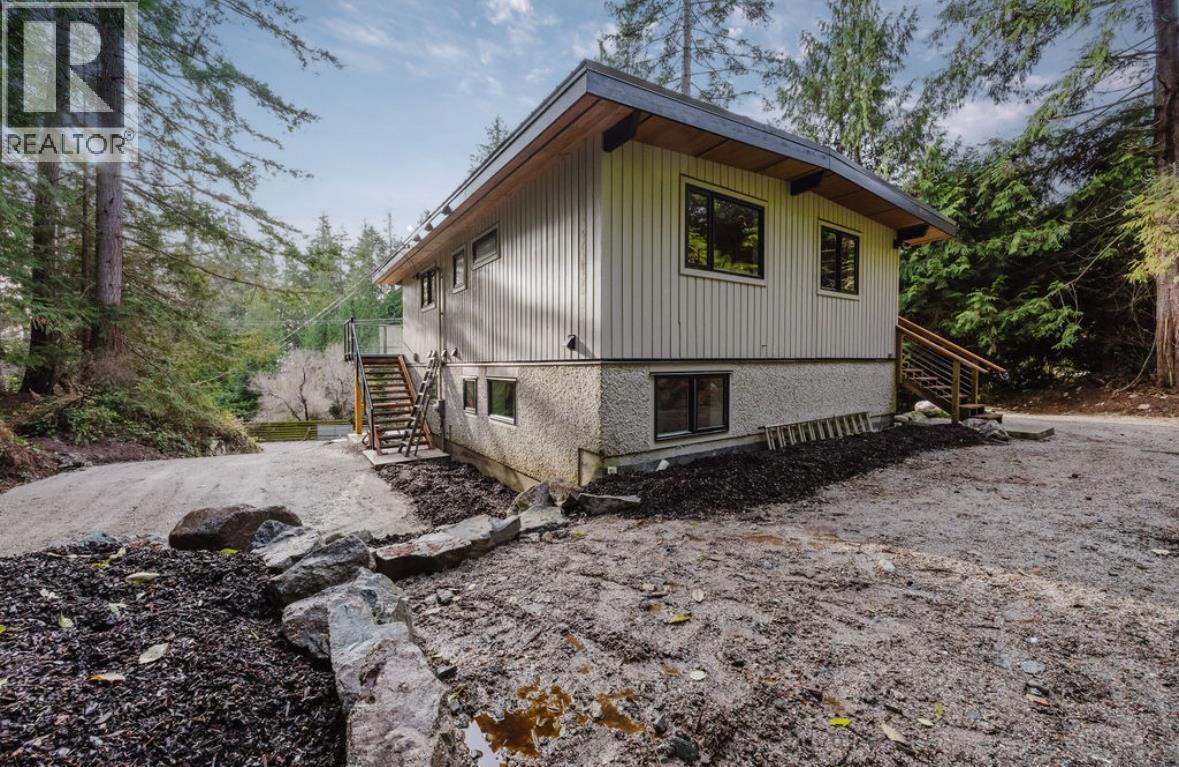 6960 Sunshine Coast Highway, Sechelt, BC - Outdoor
