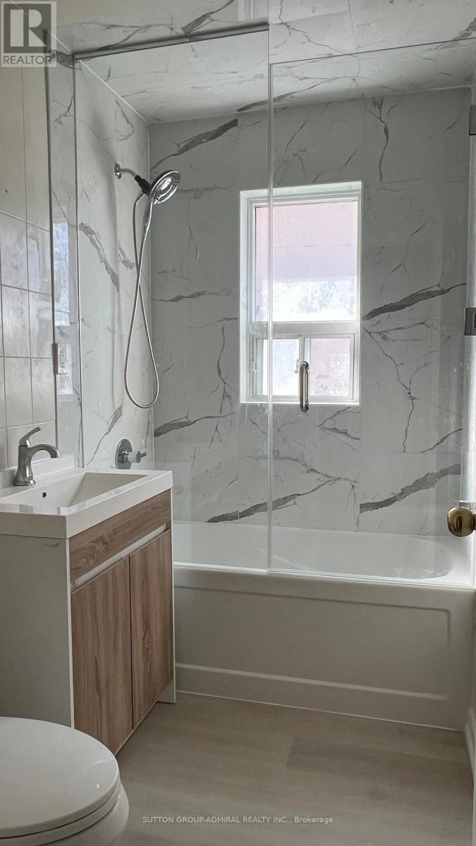35 Verwood Avenue, Toronto, ON - Indoor Photo Showing Bathroom