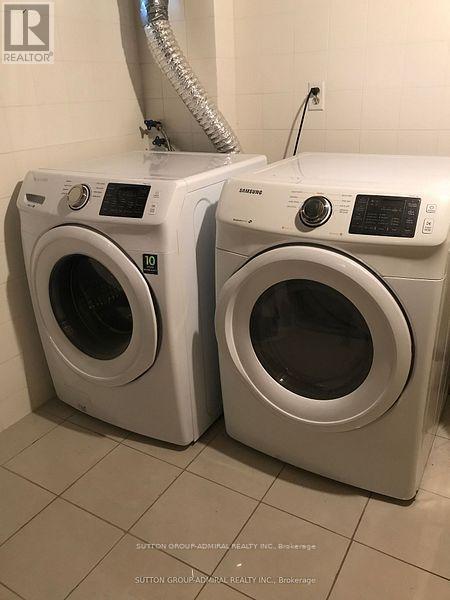 35 Verwood Avenue, Toronto, ON - Indoor Photo Showing Laundry Room