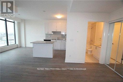 411 - 2900 Highway 7 Road, Vaughan, ON - Indoor Photo Showing Kitchen