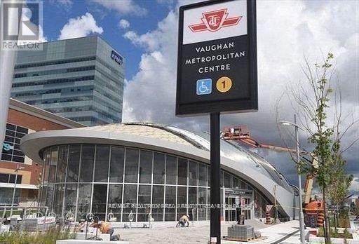 411 - 2900 Highway 7 Road, Vaughan, ON - Outdoor