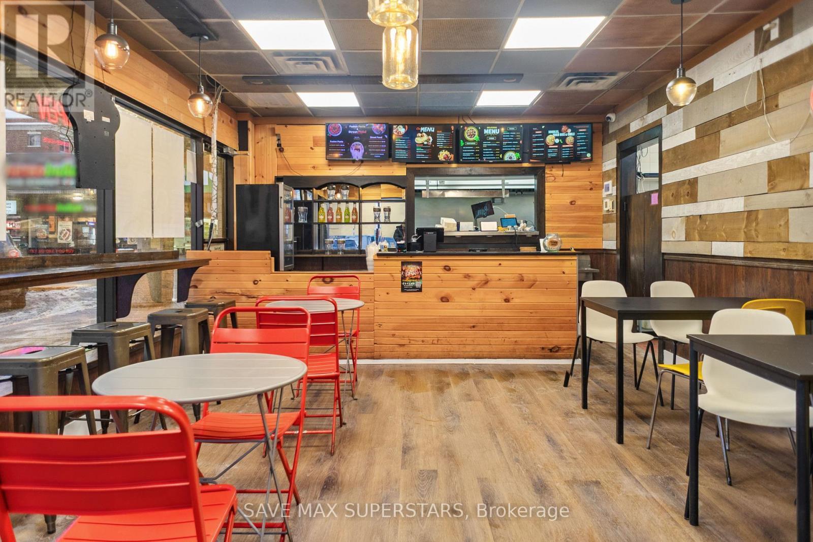 16 - 353 Duckworth Street, Barrie, ON