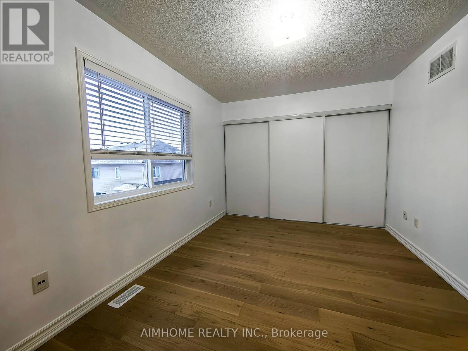63 - 4950 Albina Way, Mississauga, ON - Indoor Photo Showing Other Room