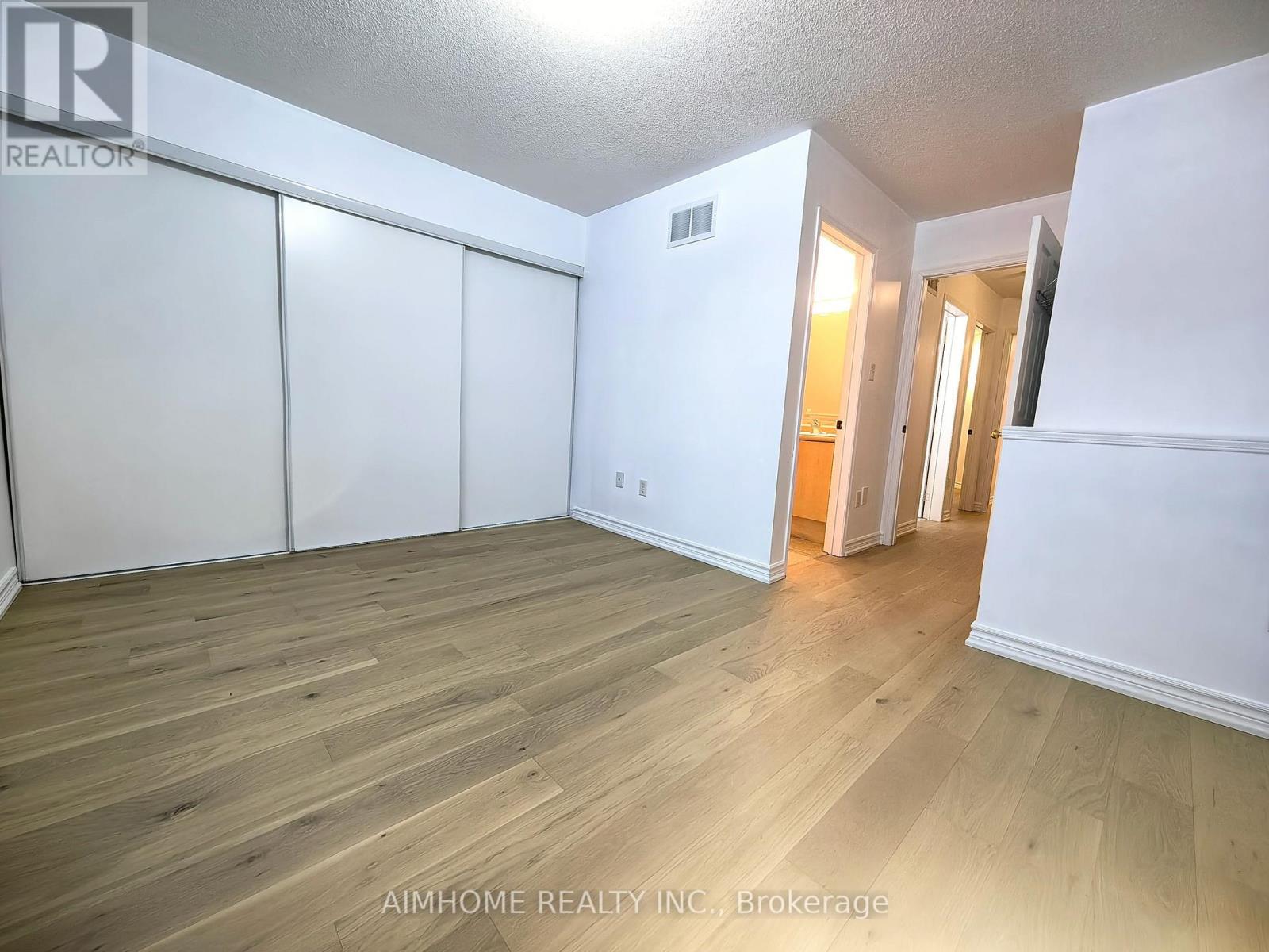 63 - 4950 Albina Way, Mississauga, ON - Indoor Photo Showing Other Room