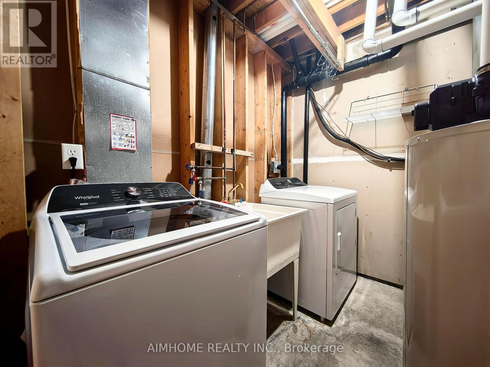 63 - 4950 Albina Way, Mississauga, ON - Indoor Photo Showing Laundry Room