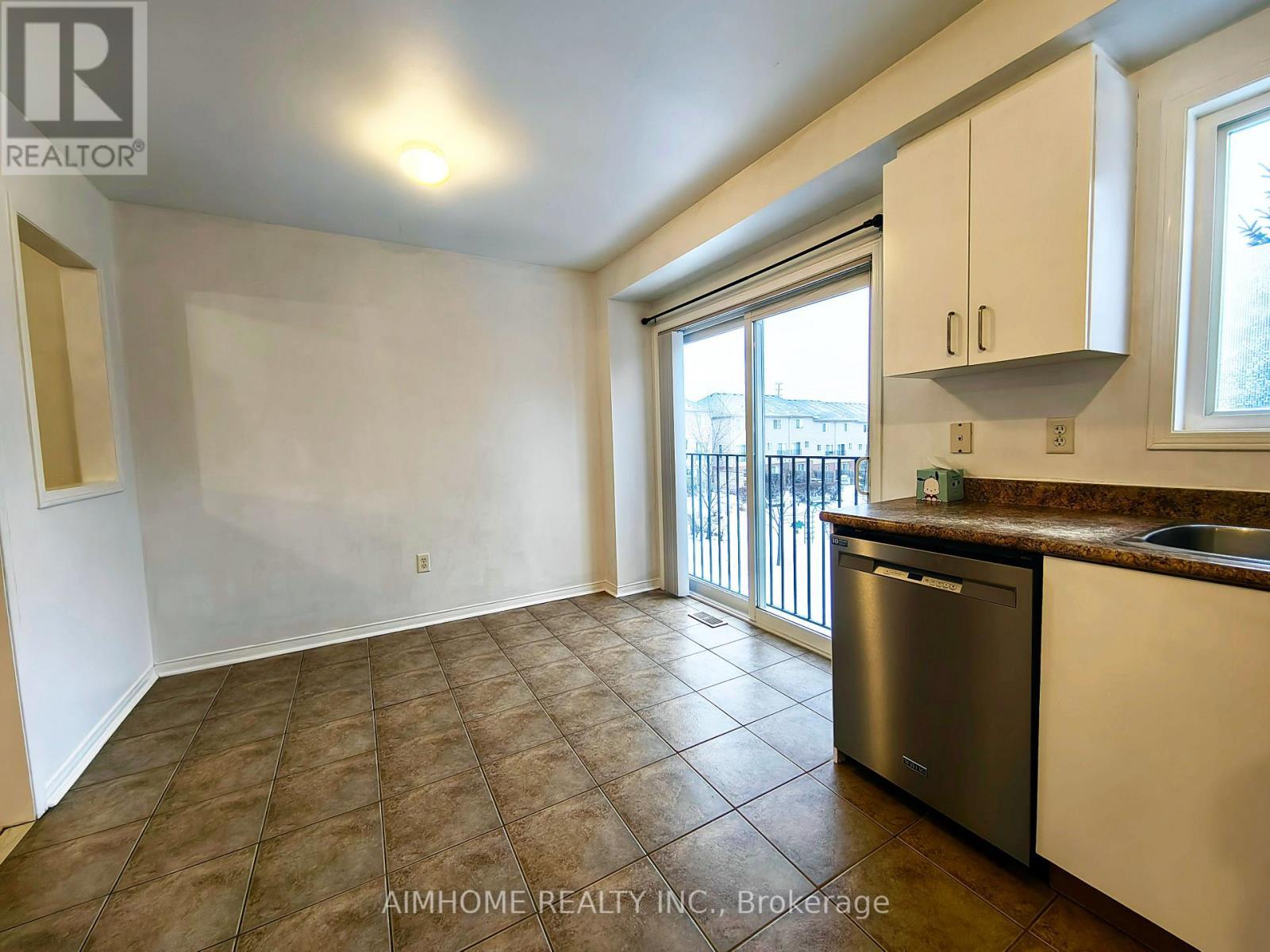 63 - 4950 Albina Way, Mississauga, ON - Indoor Photo Showing Kitchen