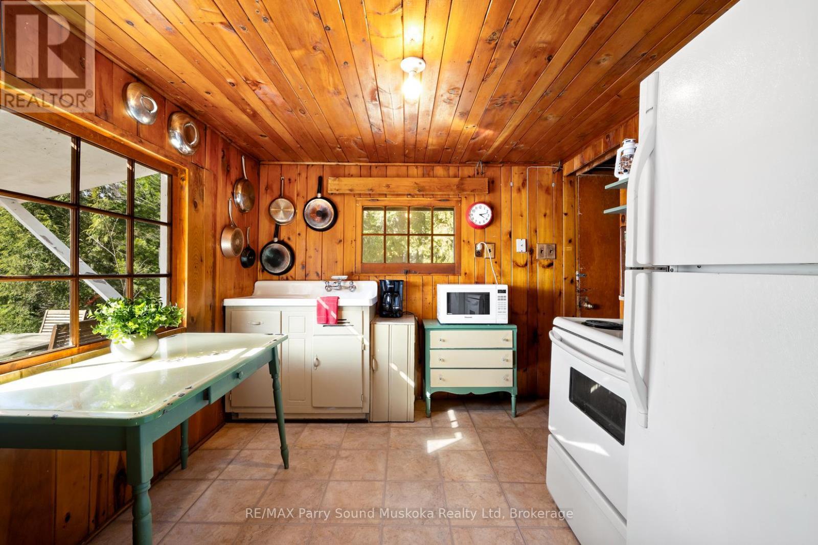 764 East Bear Lake Road, Mcmurrich/Monteith (Bear Lake), ON - Indoor Photo Showing Laundry Room