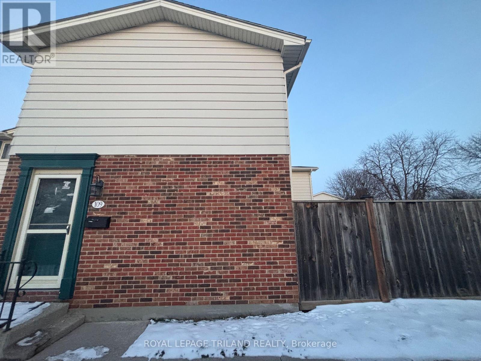 109 Conway Drive, London South (South X), ON - Outdoor With Exterior