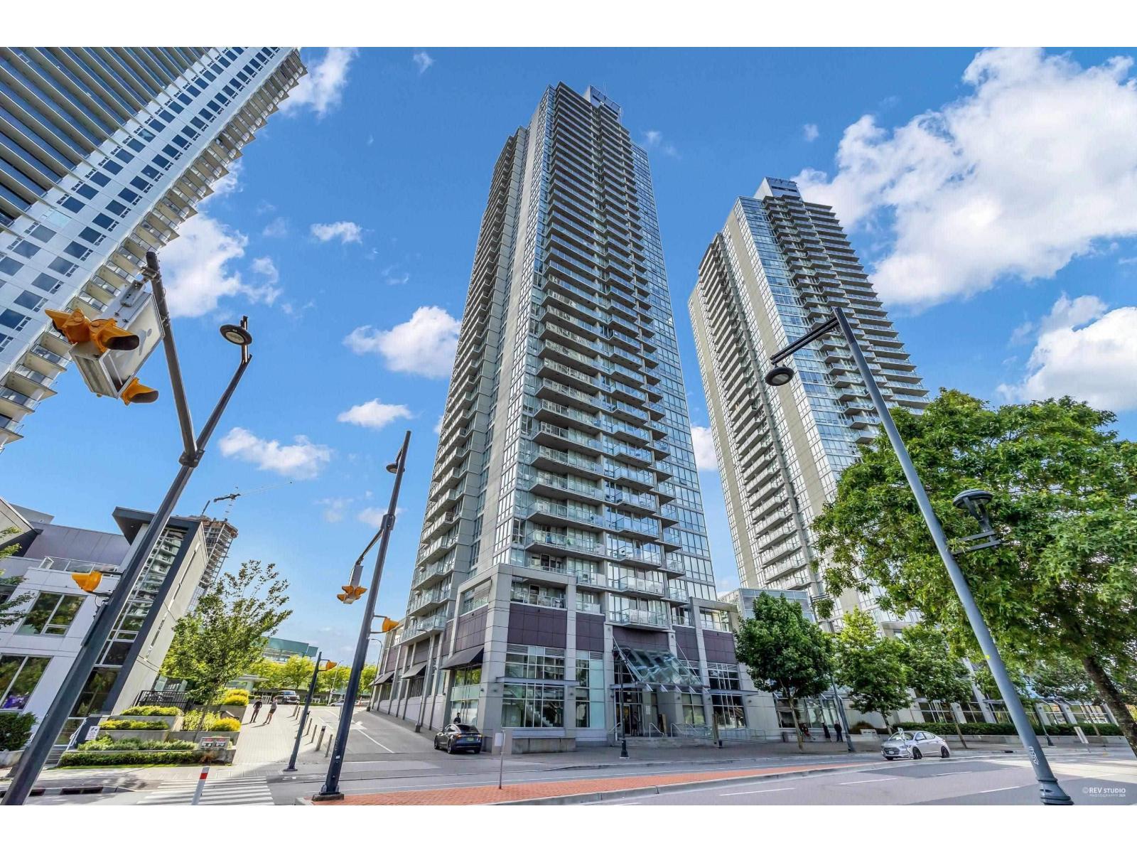 2107 9981 Whalley Boulevard, Surrey, BC - Outdoor With Facade