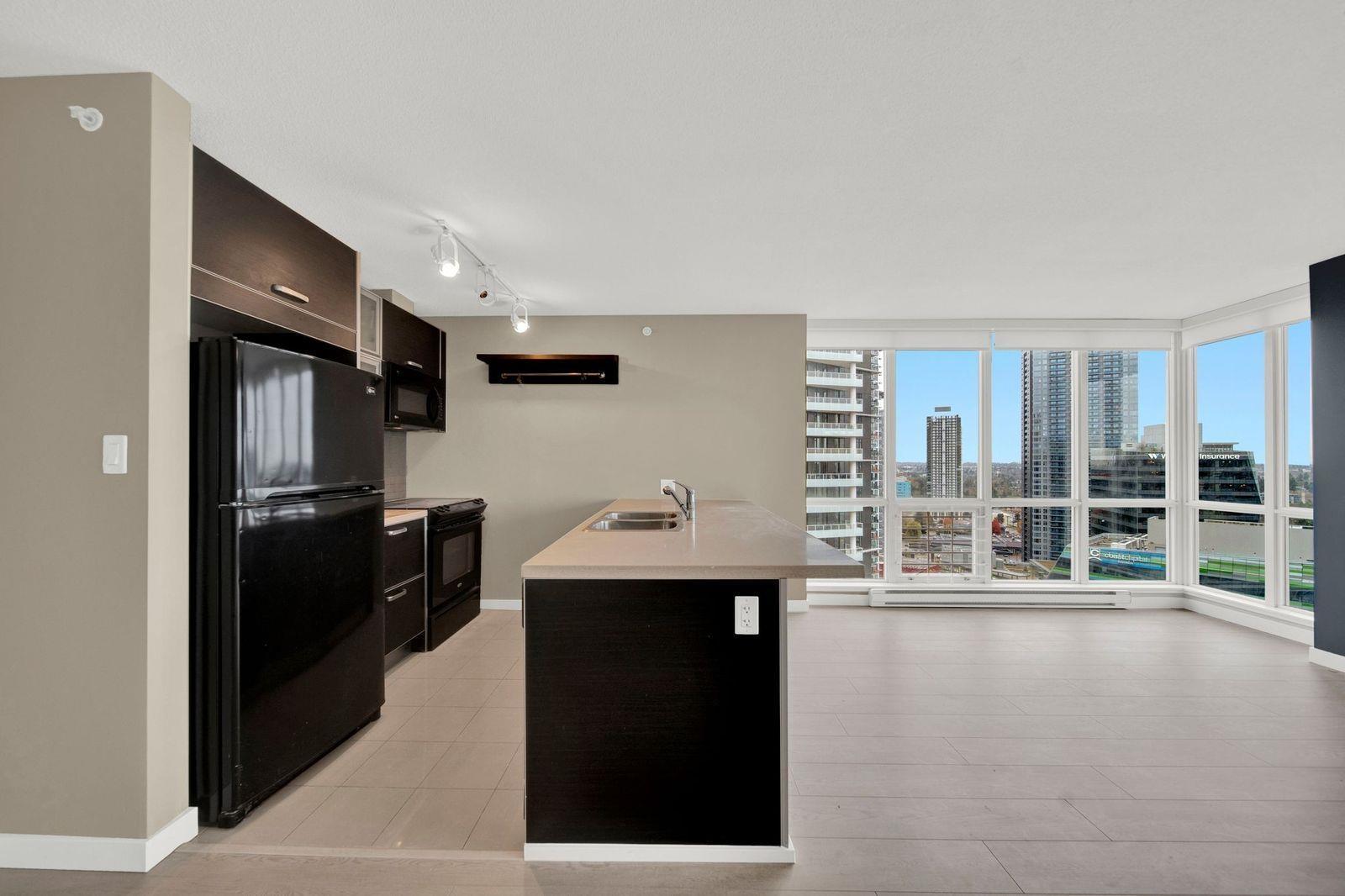 2107 9981 Whalley Boulevard, Surrey, BC - Indoor