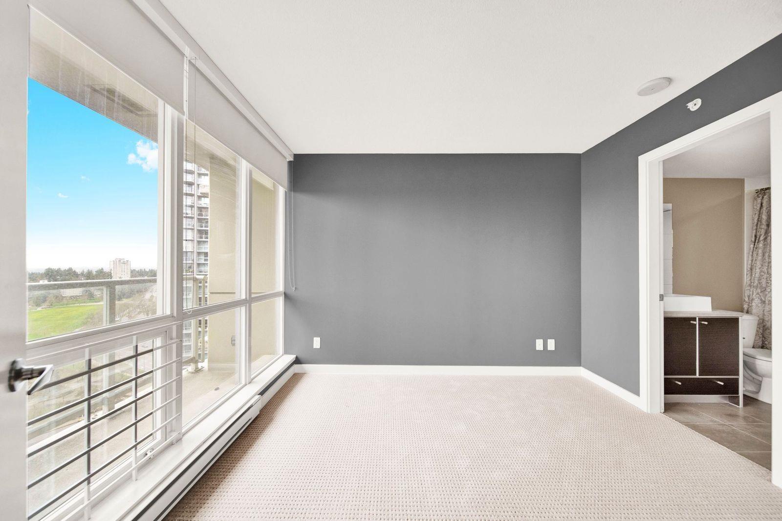 2107 9981 Whalley Boulevard, Surrey, BC - Indoor Photo Showing Other Room