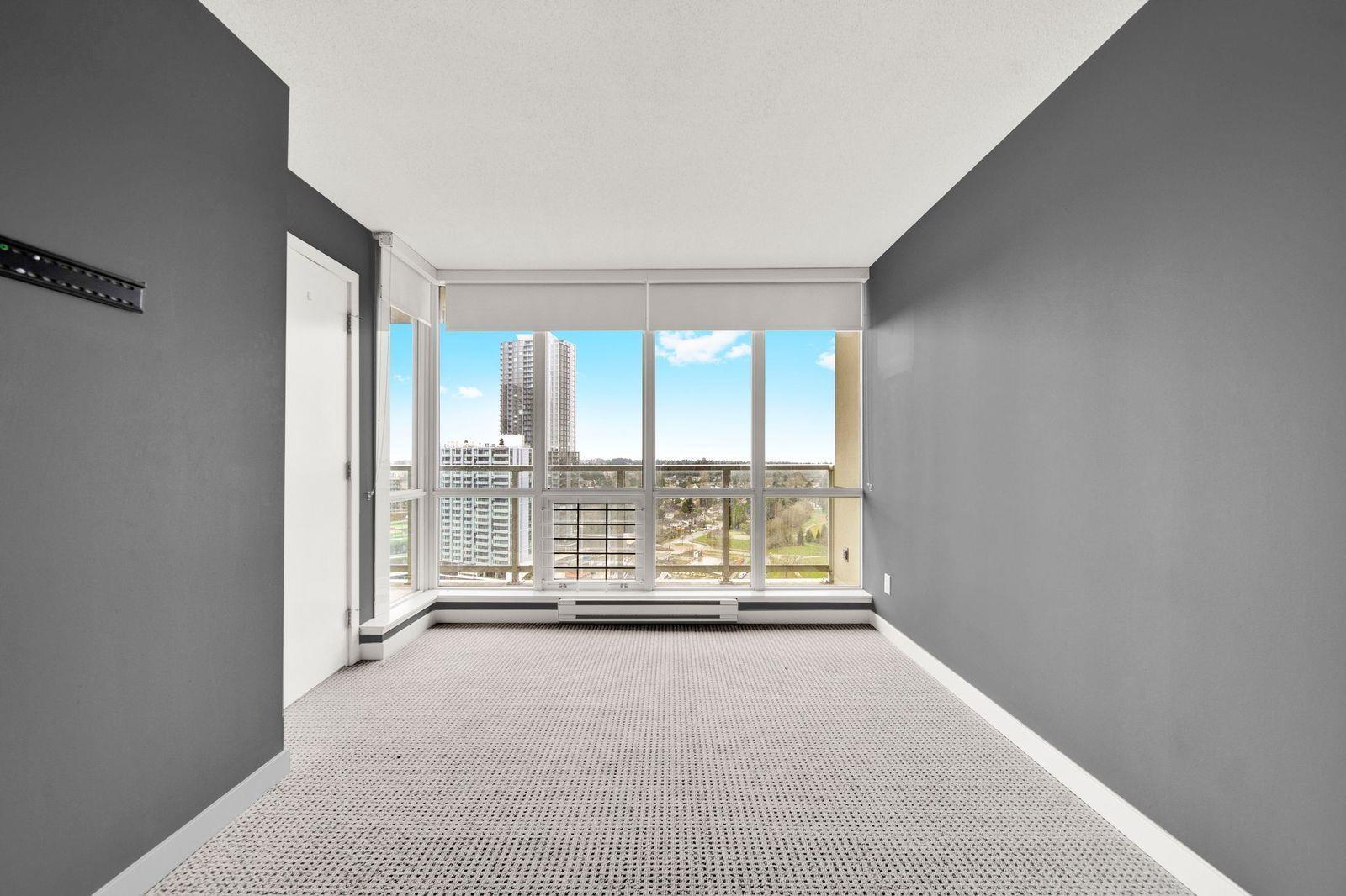 2107 9981 Whalley Boulevard, Surrey, BC - Indoor Photo Showing Other Room