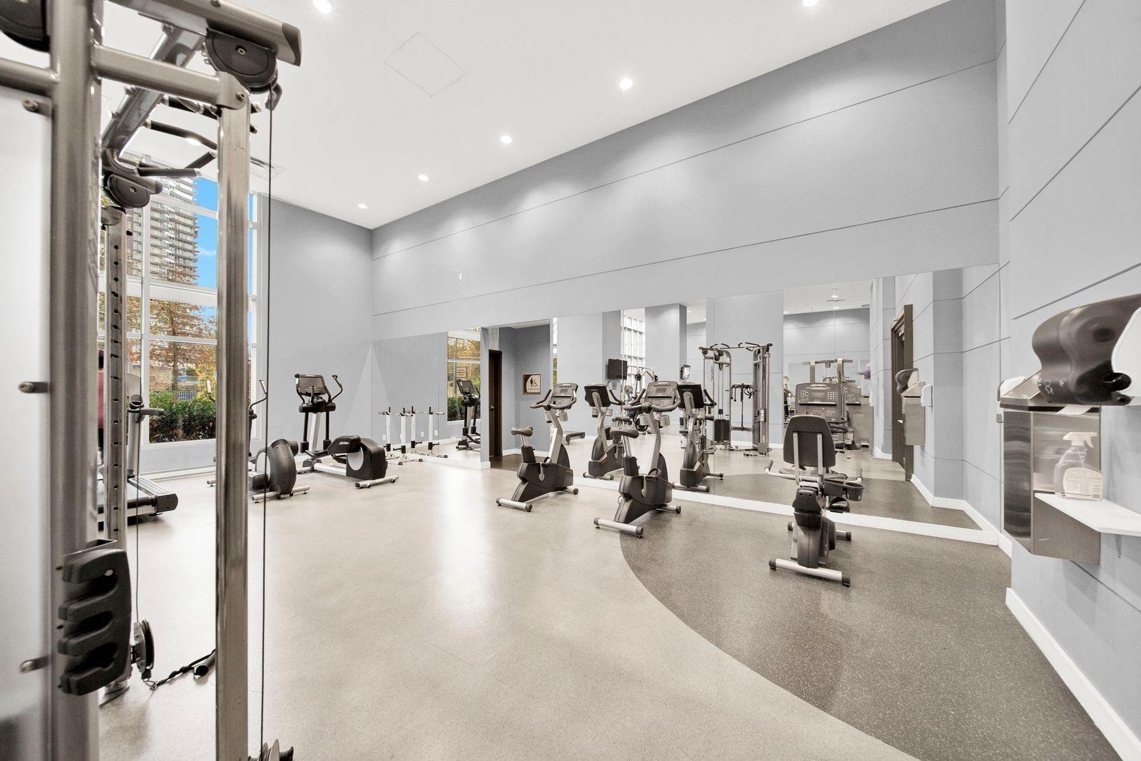 2107 9981 Whalley Boulevard, Surrey, BC - Indoor Photo Showing Gym Room
