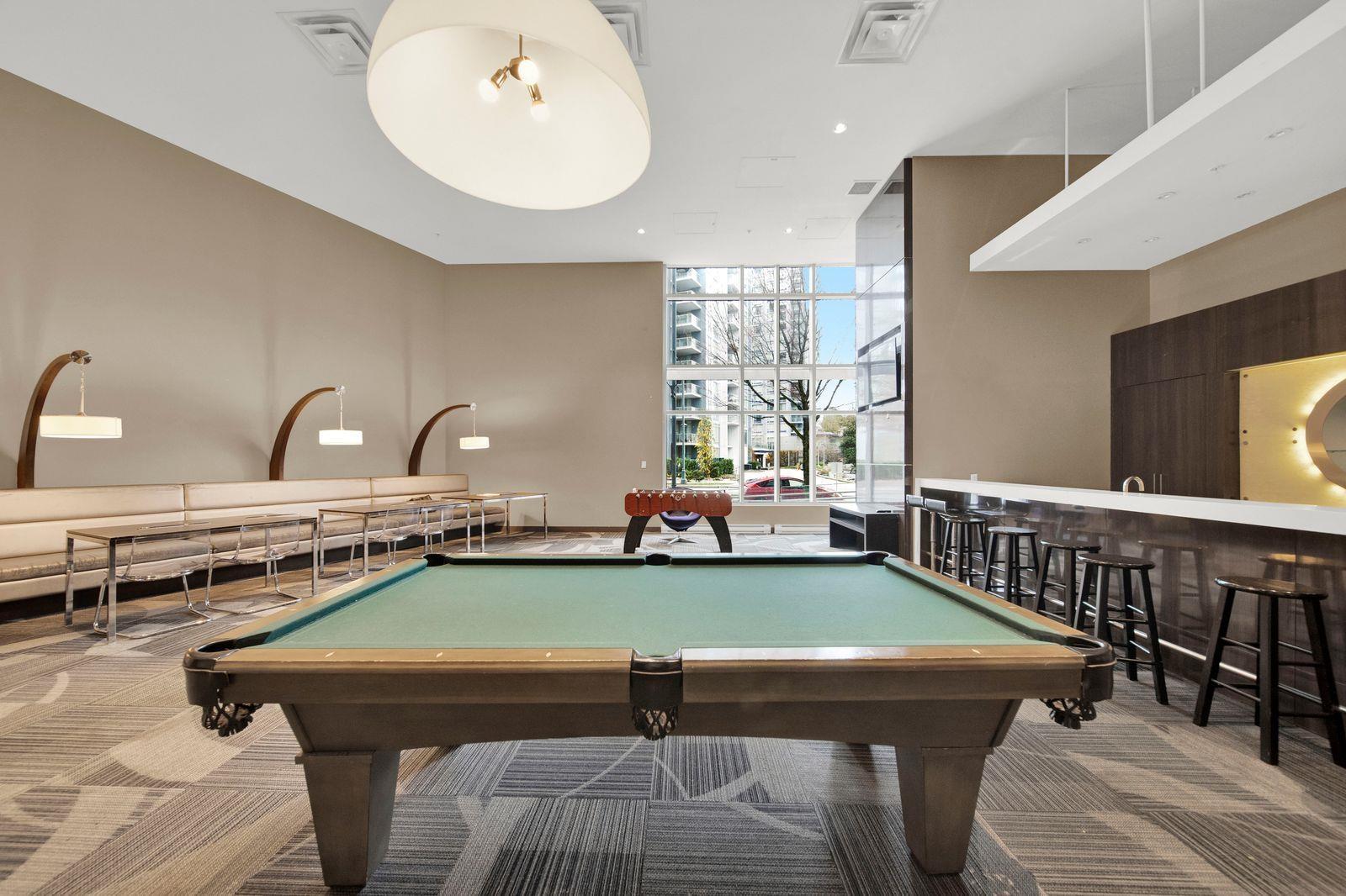 2107 9981 Whalley Boulevard, Surrey, BC - Indoor Photo Showing Other Room