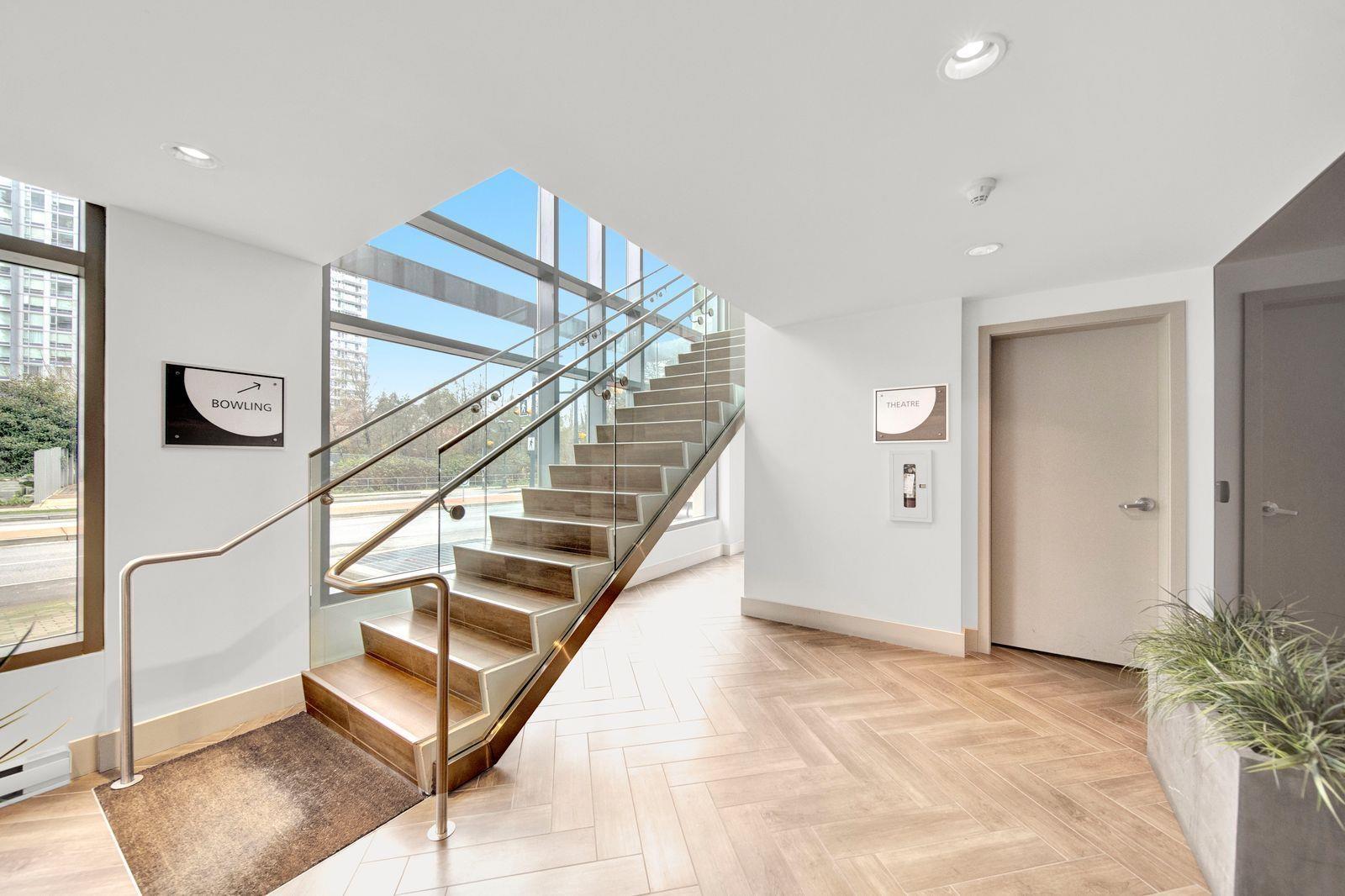 2107 9981 Whalley Boulevard, Surrey, BC - Indoor Photo Showing Other Room