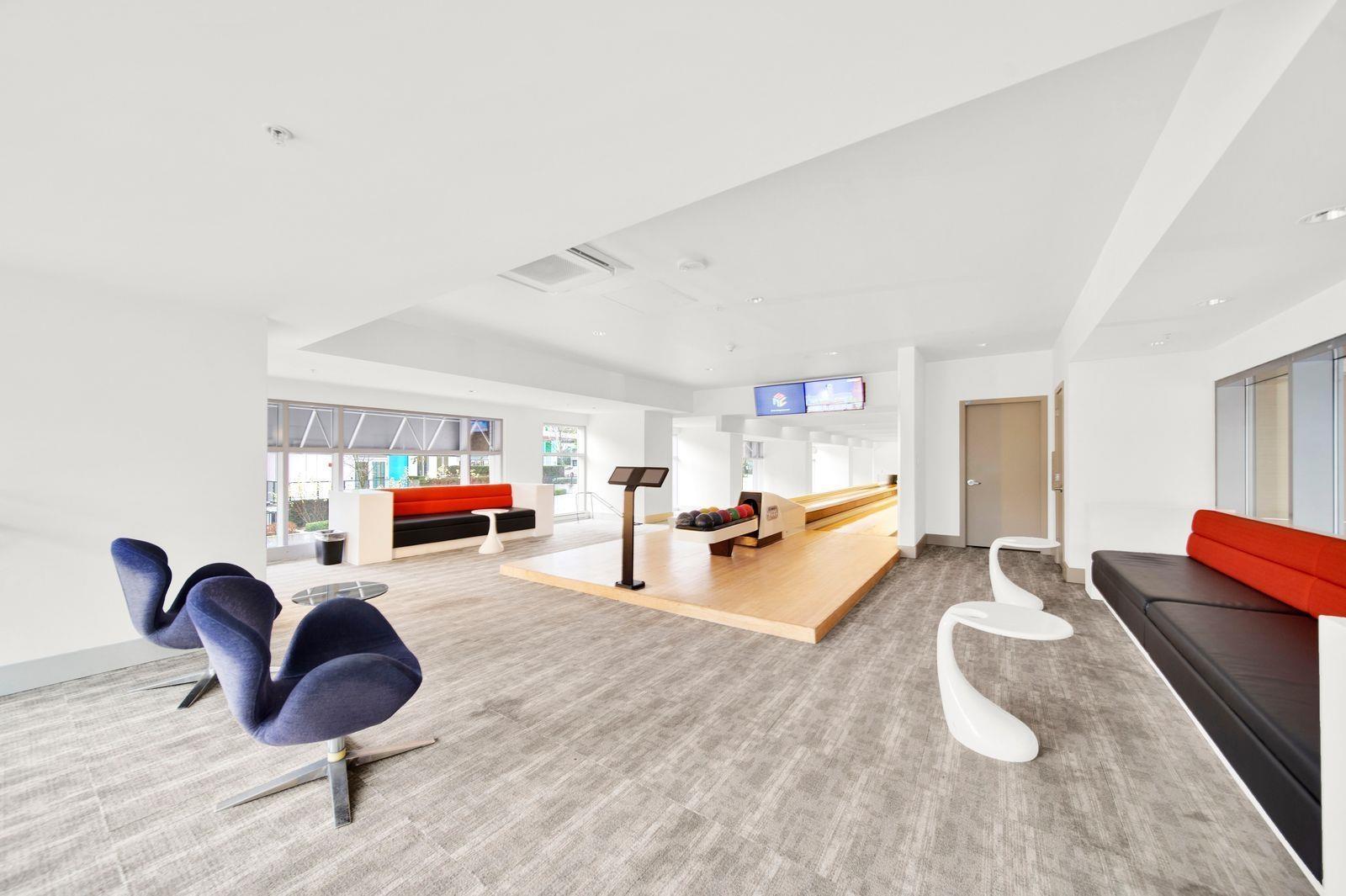 2107 9981 Whalley Boulevard, Surrey, BC - Indoor Photo Showing Other Room