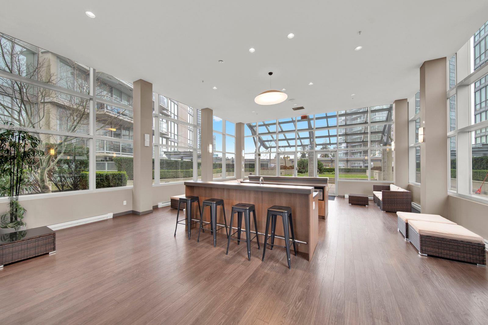 2107 9981 Whalley Boulevard, Surrey, BC - Indoor