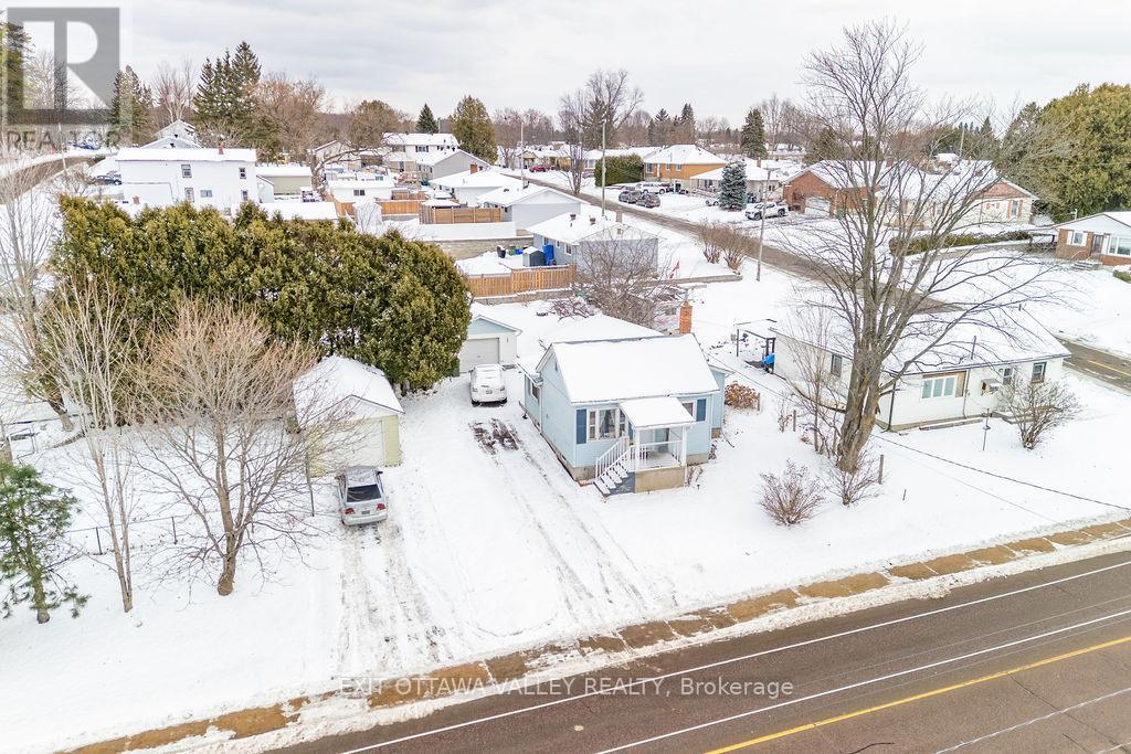 765 River Road, Pembroke, ON - Outdoor