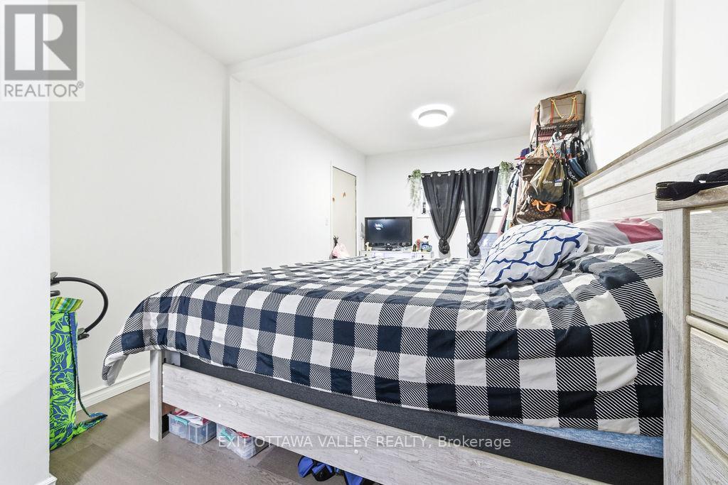 765 River Road, Pembroke, ON - Indoor Photo Showing Bedroom